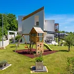 Luxury Isabella Villa *