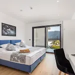 Luxury Isabella